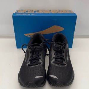 New Brooks Women’s Adrenaline GTS 20. Size 10D.